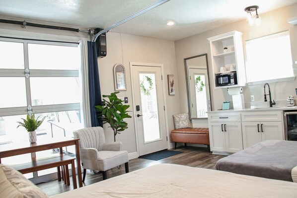 4 habitaciones, tabla de planchar con plancha y wifi gratis 