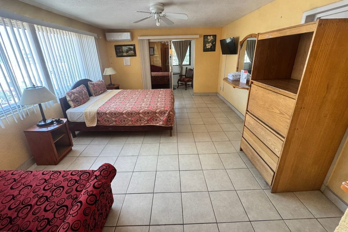 Classic Room, City View | Desk, iron/ironing board, free WiFi, bed sheets