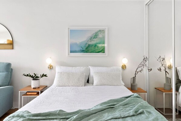 1 habitación, escritorio, tabla de planchar con plancha y wifi 