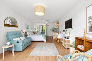 1 habitación, escritorio, tabla de planchar con plancha y wifi 