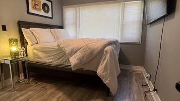 4 多间卧室、熨斗/熨衣板、免费 WiFi、床单