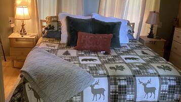 2 bedrooms, iron/ironing board, WiFi, bed sheets