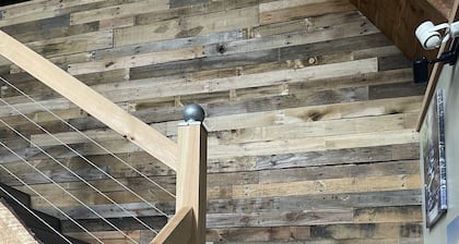 A FRAME OF Mind: 2 bedroom, 2 bath sleeps 5 Mars Hill. Short drive to Ski Resort