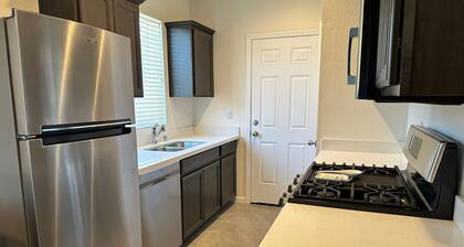 Brand new 3 bedroom 2 bath home near Lemoore Golf Course