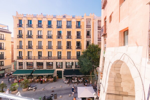 Exterior - Charming in Cuchilleros, next to Plaza Mayor. Beautiful 2-bedroom apartment. (Madrid)