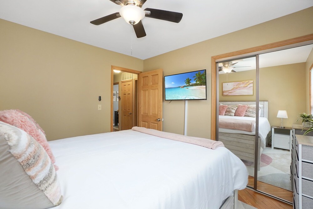 Elk Grove Village Rental Kingsbridge Rd Elk Grove Village Vrbo