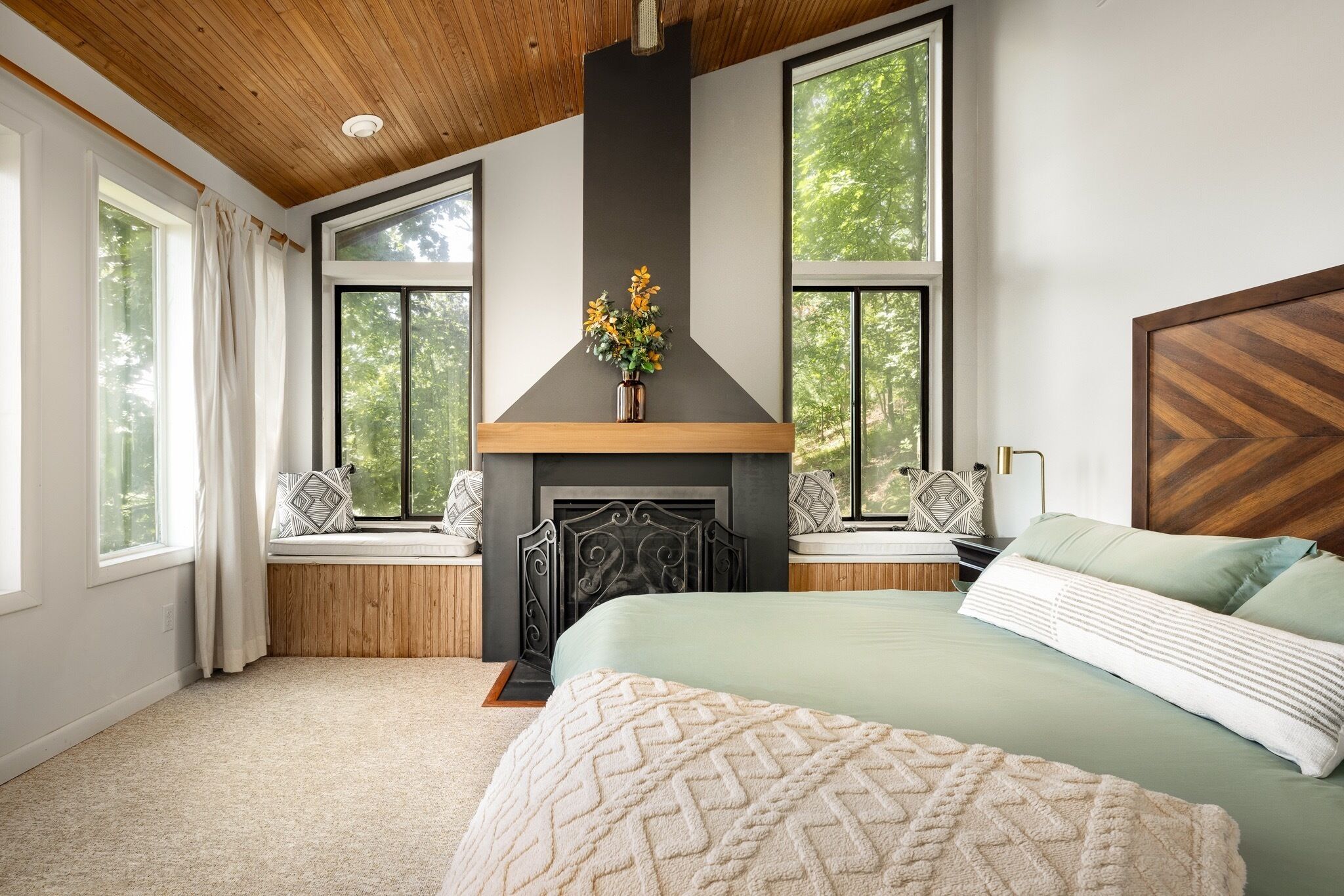 3 bedrooms, iron/ironing board, travel crib, WiFi