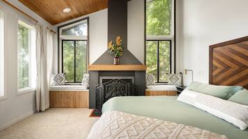 3 bedrooms, iron/ironing board, travel crib, WiFi