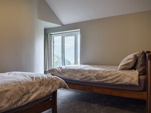 3 bedrooms, free WiFi, bed sheets