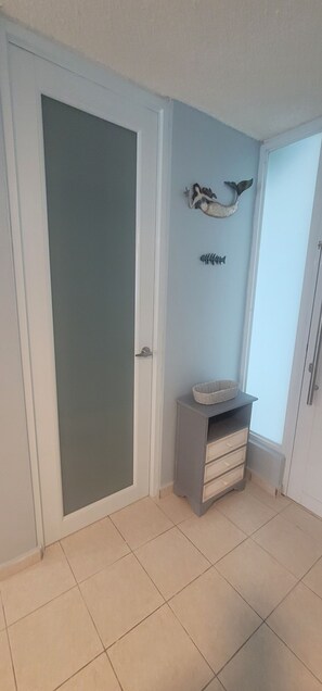 Interior - Walk to beach & Kioskos, close to rainforest, cold air, free parking  (Luquillo)