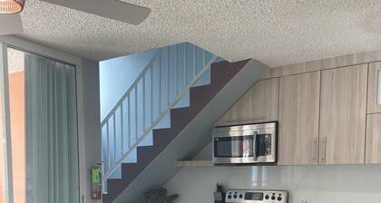 Walk to beach & Kioskos, close to rainforest, cold air, free parking