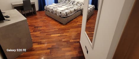 3 bedrooms, desk, free WiFi, bed sheets