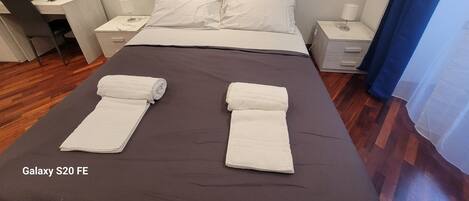 3 Schlafzimmer, Schreibtisch, kostenloses WLAN, Bettwäsche