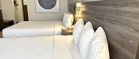 Habitación Premium | Caja de seguridad en la habitación y escritorio