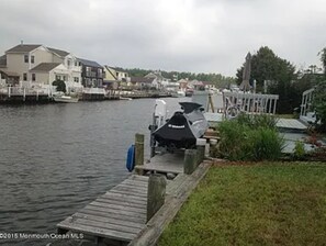 Property grounds - Cozy 4 bedroom 2 bathrooms. (Berkeley Township)