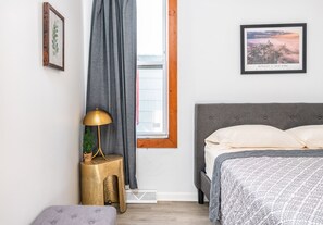 3 makuuhuonetta, silitysrauta/-lauta, Wi-Fi, vuodevaatteet