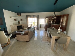 智能电视、壁炉