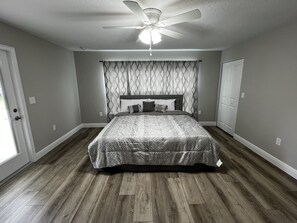 3 bedrooms, iron/ironing board, free WiFi, bed sheets