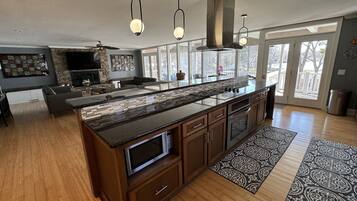 Microwave, oven, stovetop, dishwasher