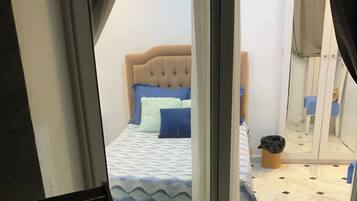 1 bedroom, bed sheets