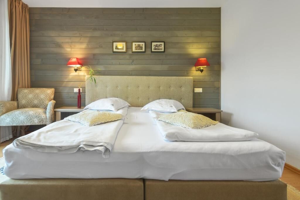 Standard Double or Twin Room | Desk, free WiFi