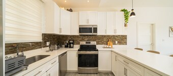 Beautiful 2 bedroom house with pool 