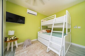 2 bedrooms, travel cot, WiFi, bed sheets