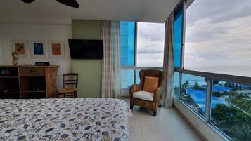 2 chambres, coffres-forts dans les chambres, bureau