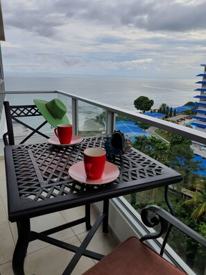 Outdoor dining - Beautiful 2 Bdrm Ocean view Coronado Bay, Panama (CORONADO PLAY)