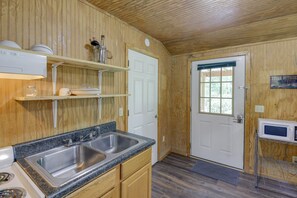 Interior - Serene Briceville Vacation Rental Cabin w/ Grill! (Briceville)