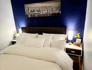 3 bedrooms, in-room safe, desk, iron/ironing board