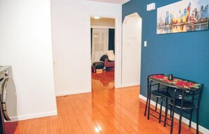 Interior - Empire Suite 
Fully Furnished Suite  30+ Day Stays  Ideal for Professionals (Springfield)