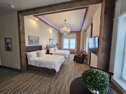 Eaglescape Suites and Event Center