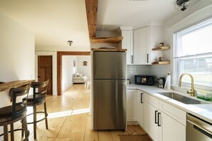 Fridge, microwave, oven, stovetop - Very Comfy Farmhouse Apartment Unit A, 1st FL (Smoketown)