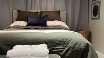 1 bedroom, iron/ironing board, travel crib, WiFi