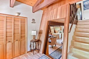 Interior - Carnelian Bay Cabin w/ Hot Tub, Pocket Lake Views (Carnelian Bay)