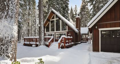 Remodeled Cabin - Walk to Beach, Hot Tub
