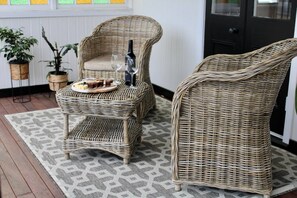 Interior - Marlay View Cottage. Luxurious, modern, spacious. (Stanthorpe)