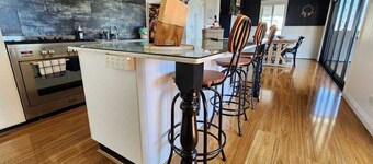 Marlay View Cottage. Luxurious, modern, spacious.