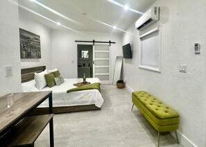 1 chambre, fer et planche à repasser, Wi-Fi gratuit, draps fournis