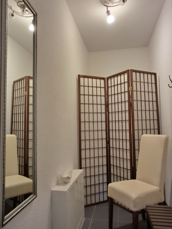 Unclassified image, 1 of 16, button