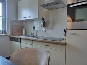 Refrigerador, horno, parrilla de estufa y lavavajillas 