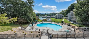 LAKE Joy: Lakefront Condo in Bernards Landing - Casago SML