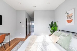 4 bedrooms, desk, iron/ironing board, WiFi - New modern home in welcoming South Philly neighborhood (Philadelphia)