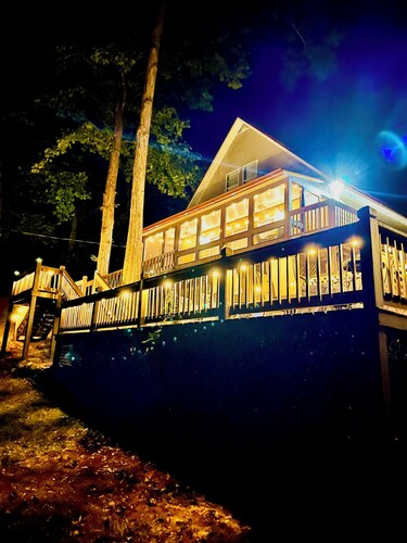 All Decked Out- Elegant Pickwick Lake Living,  Sleeps 10