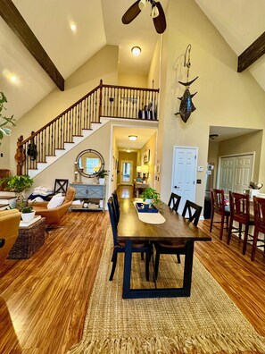 Dining - All Decked Out- Elegant Pickwick Lake Living, Sleeps 10 (Counce)