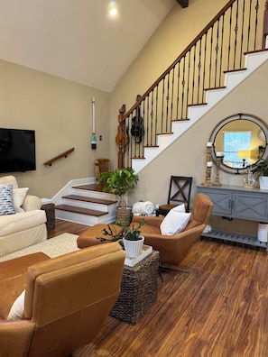 Interior - All Decked Out- Elegant Pickwick Lake Living, Sleeps 10 (Counce)