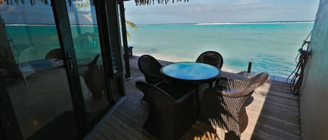 Villa luxueuse, piscine privée, en face de la plage | Terrasse/patio