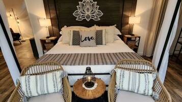 1 bedroom, desk, free WiFi, bed sheets