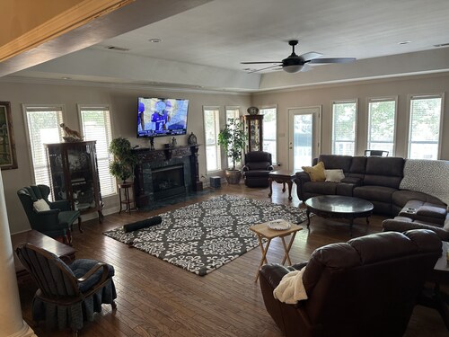 Tupelo house near mall